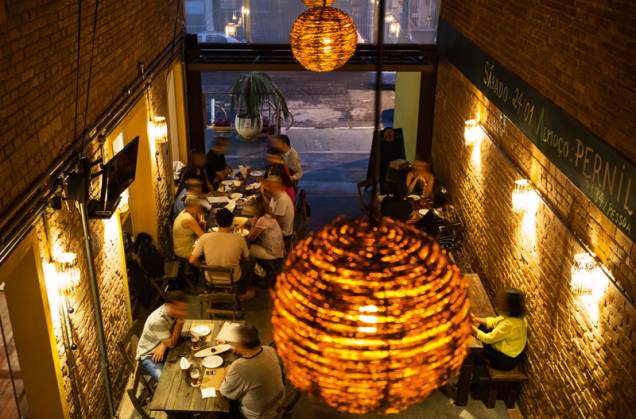 O ambiente rústico da Cervejaria Ideal: para bebericar até doze tipos de chope O ambiente rústico da Cervejaria Ideal: para bebericar até doze tipos de chope