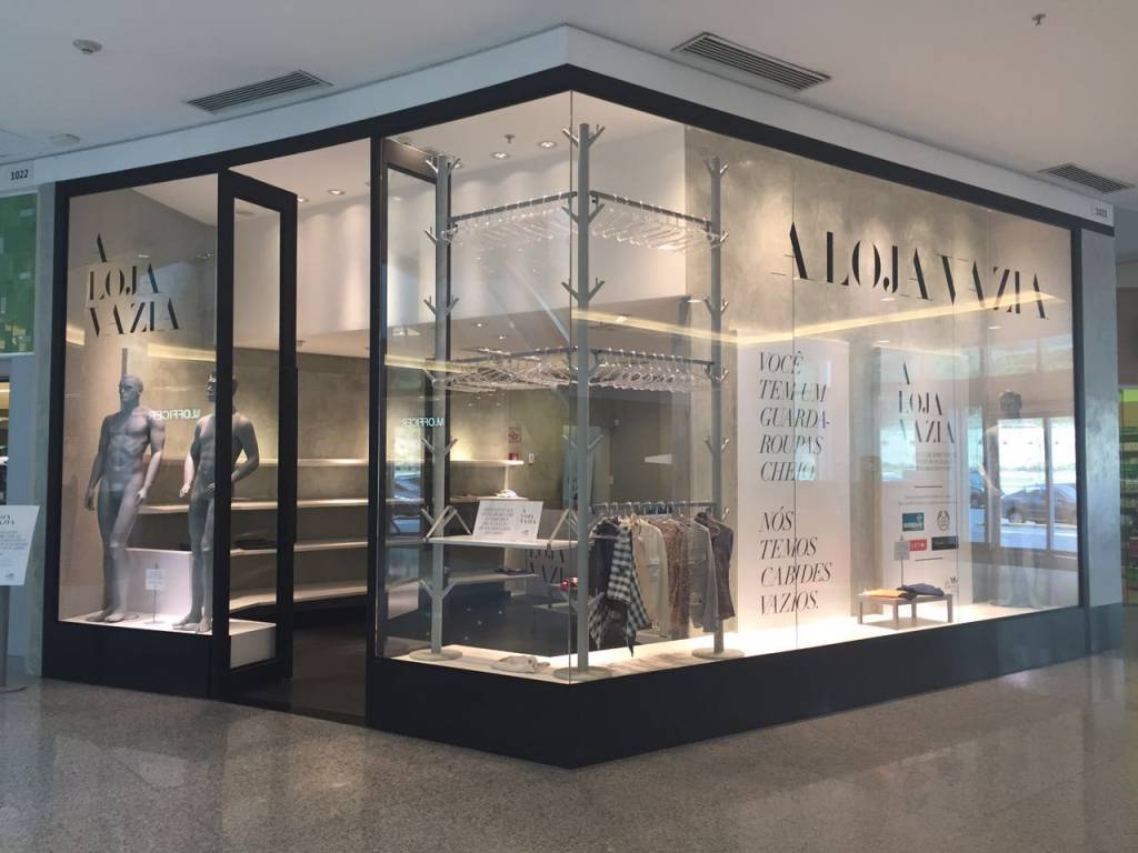 Loja Vazia no São Bernardo Plaza convida clientes a doar roupas