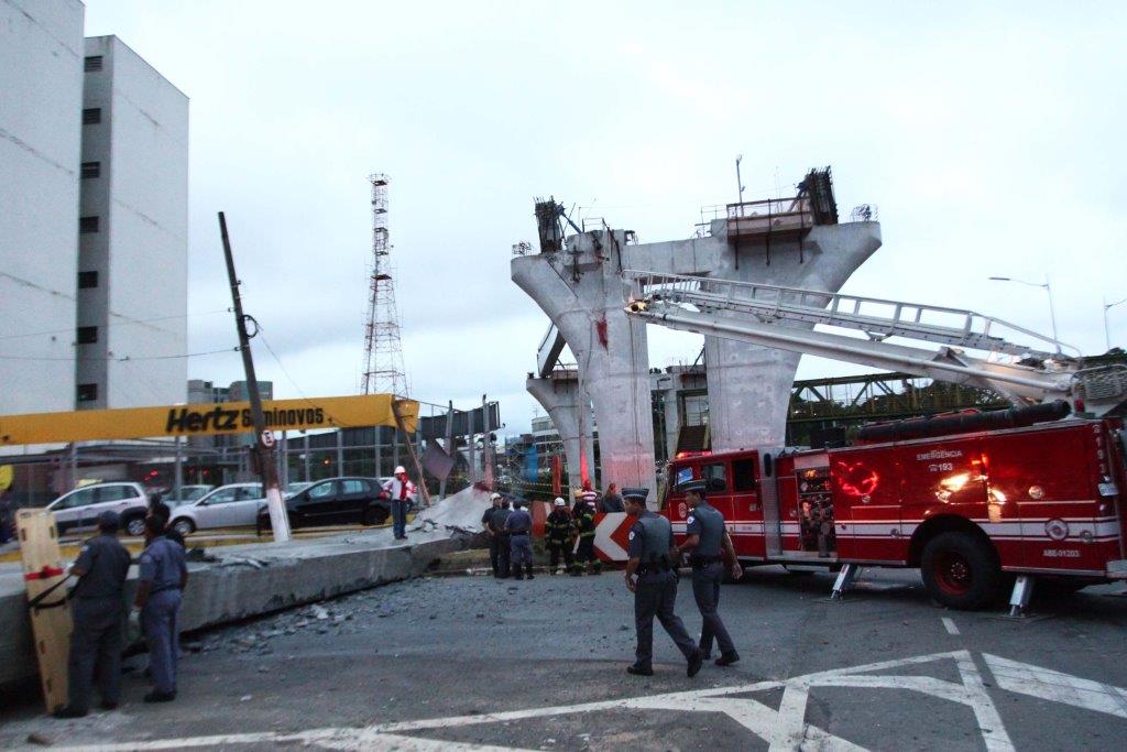 Vídeo mostra momento exato da queda de viga do monotrilho na Zona Sul