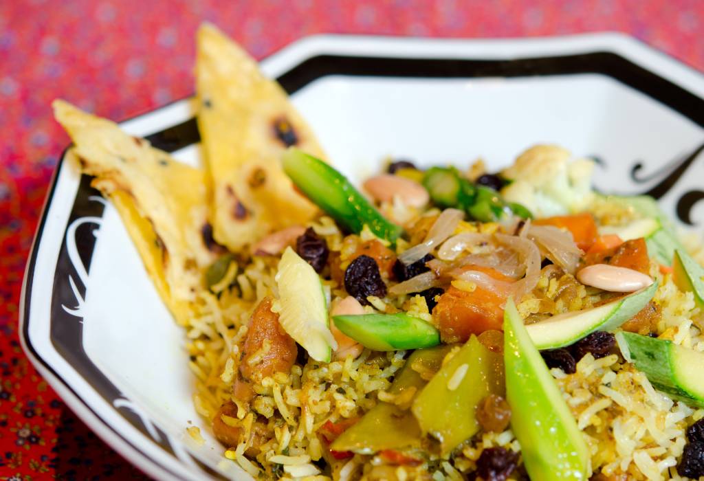 Banqueteira indiana Deepali Bavaskar cozinha na Mercearia do Conde