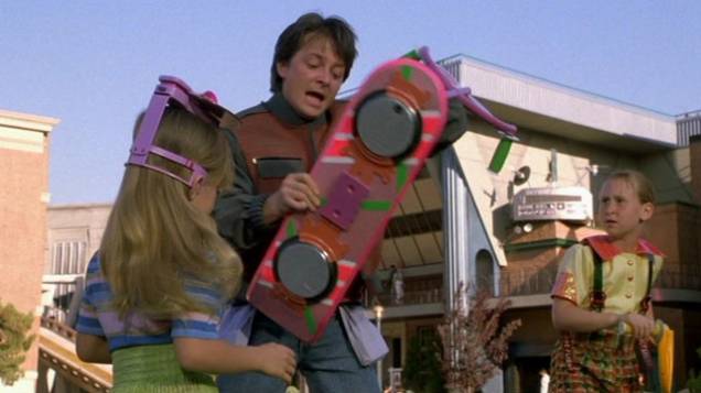De Volta para o Futuro 2: o ator Michael J. Fox novamente no papel de Marty De Volta para o Futuro 2: o ator Michael J. Fox novamente no papel de Marty
