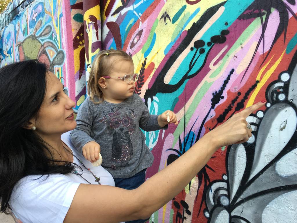 Mãe cria blog para falar de síndrome rara da filha