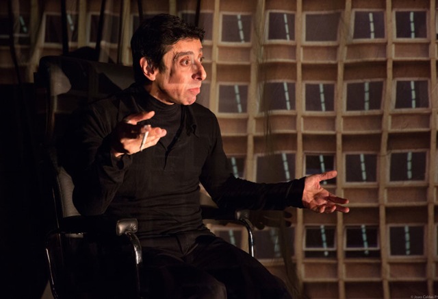 Três monólogos avaliados com três estrelas