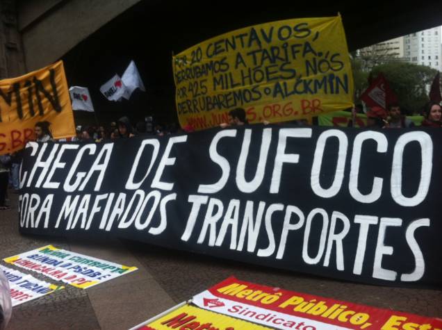 Manifestantes concentrados no Vale do Anhangabaú nesta quarta-feira (14) Manifestantes concentrados no Vale do Anhangabaú nesta quarta-feira (14)