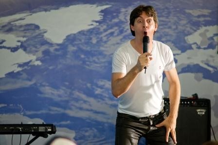 Comediantes apostam suas fichas em stand-up temático