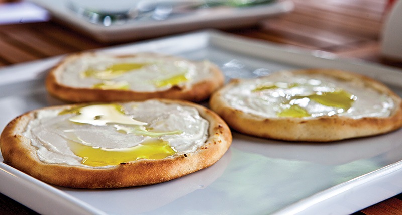 Saiba onde comprar bons quitutes árabes como quibes e esfihas