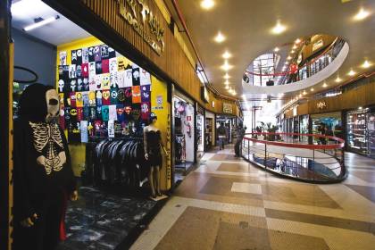 01168318-6a0f1e6h7a.jpeg Galeria do Rock - Compras - Consumo - 2273a