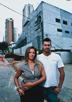 Renata e Buzzoni - Imóveis 2265