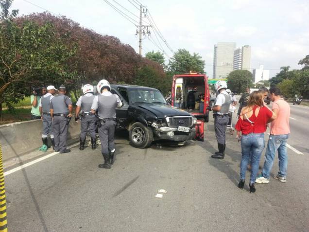 Durante a troca de tiros, um bandido morreu e outro ficou ferido Durante a troca de tiros, um bandido morreu e outro ficou ferido