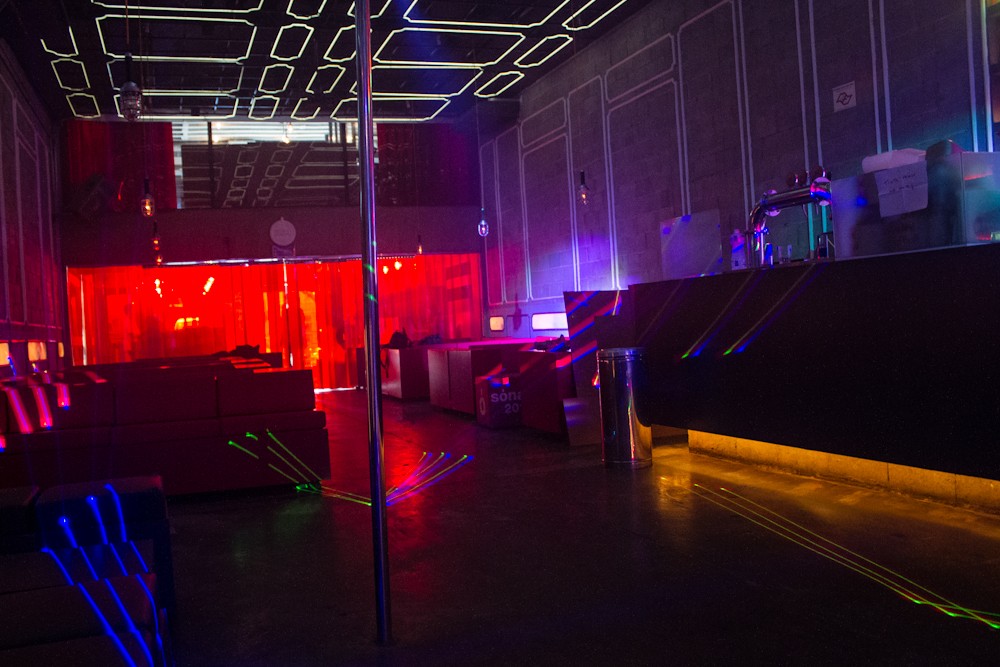 Sonique comemora terceiro aniversário com nova iluminação