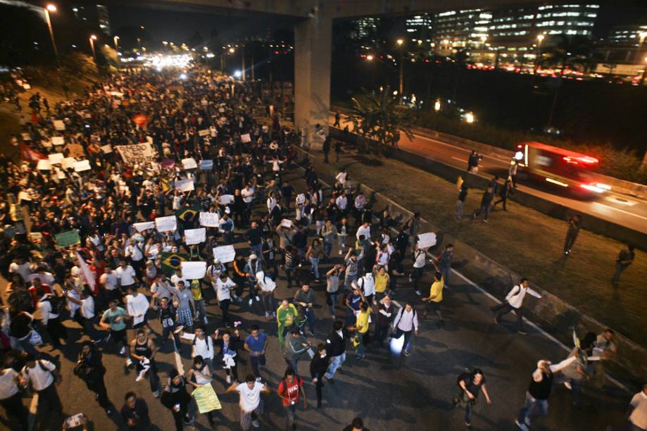 Manifestação passou pela Marginal Pinheiros