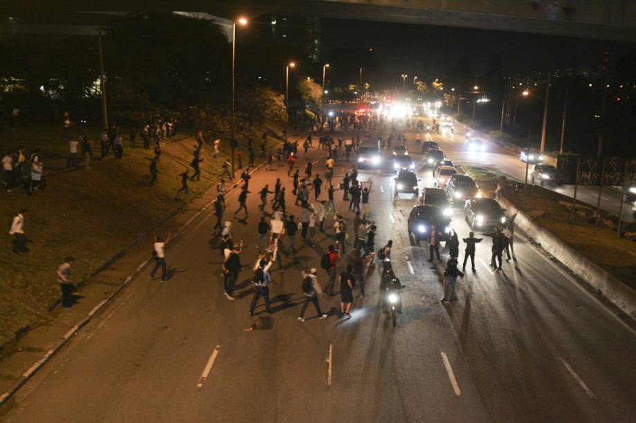 Marginal Pinheiros por volta das 19h