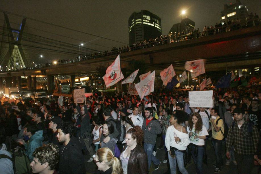 A Ponte Estaiada foi palco da manifestação