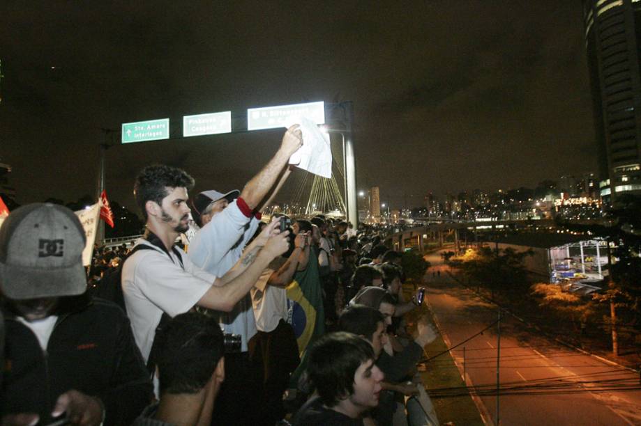 Moradores de prédios foram convidados a participar do protesto