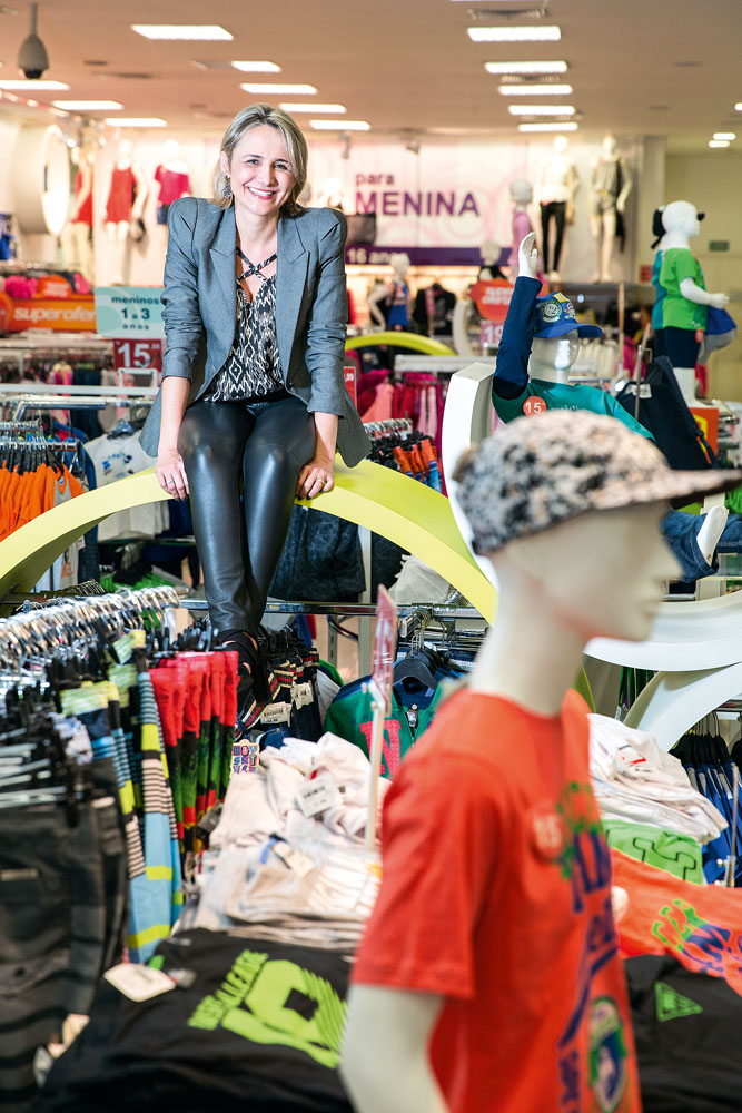 Com peças moderninhas e baratas, rede de fast-fashion cresce na cidade