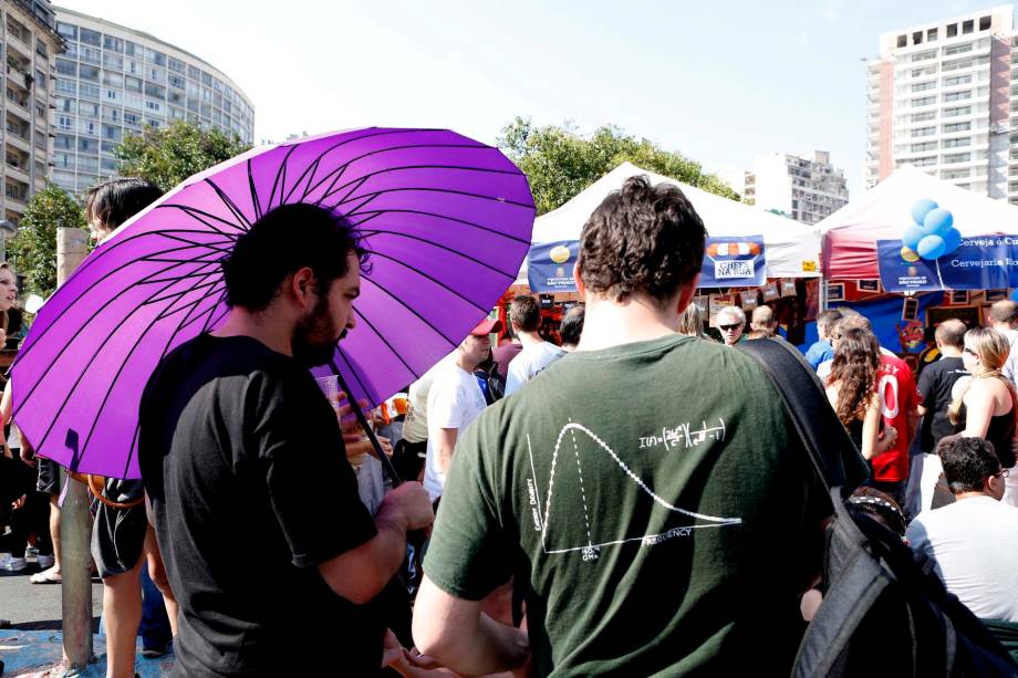 O público na edição da feira O Mercado durante a Virada Cultural 2014