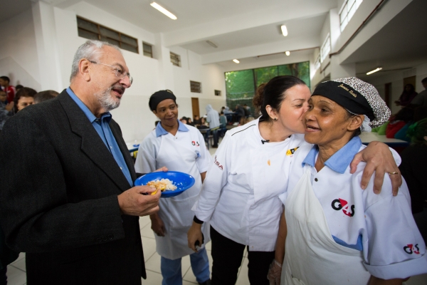 Merenda de escolas estaduais recebe novo cardápio elaborado por chef
