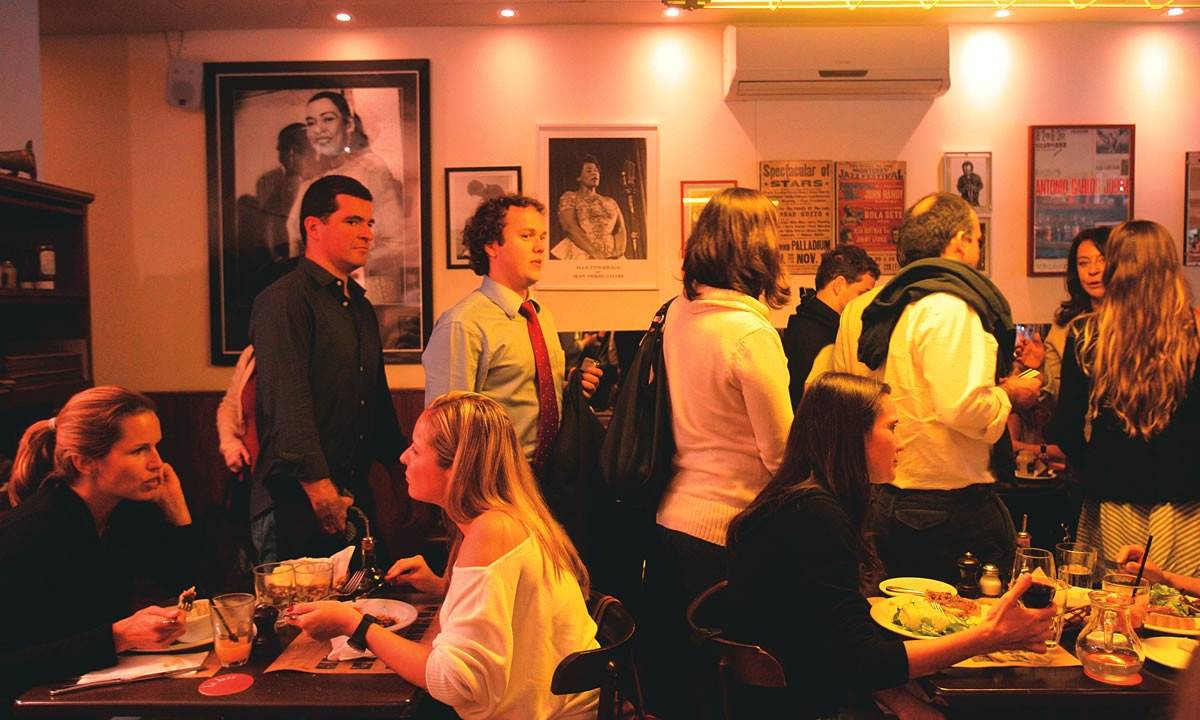 A vida no sufoco - Le Jazz Brasserie - 2218