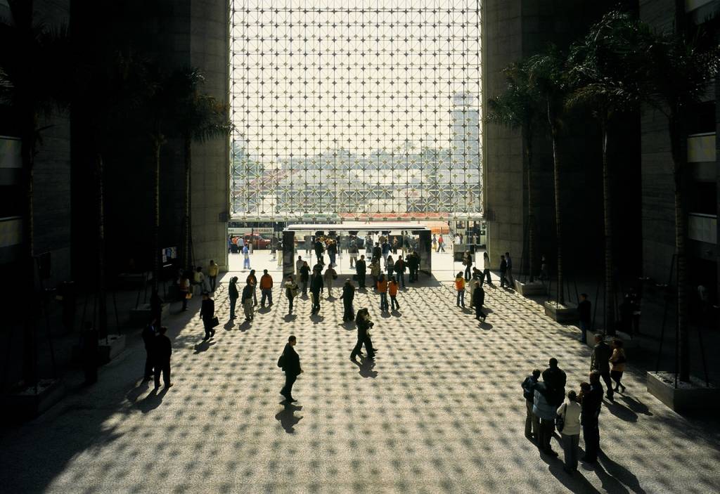 Polícia investiga se motoboy se jogou de prédio do TRT por vingança