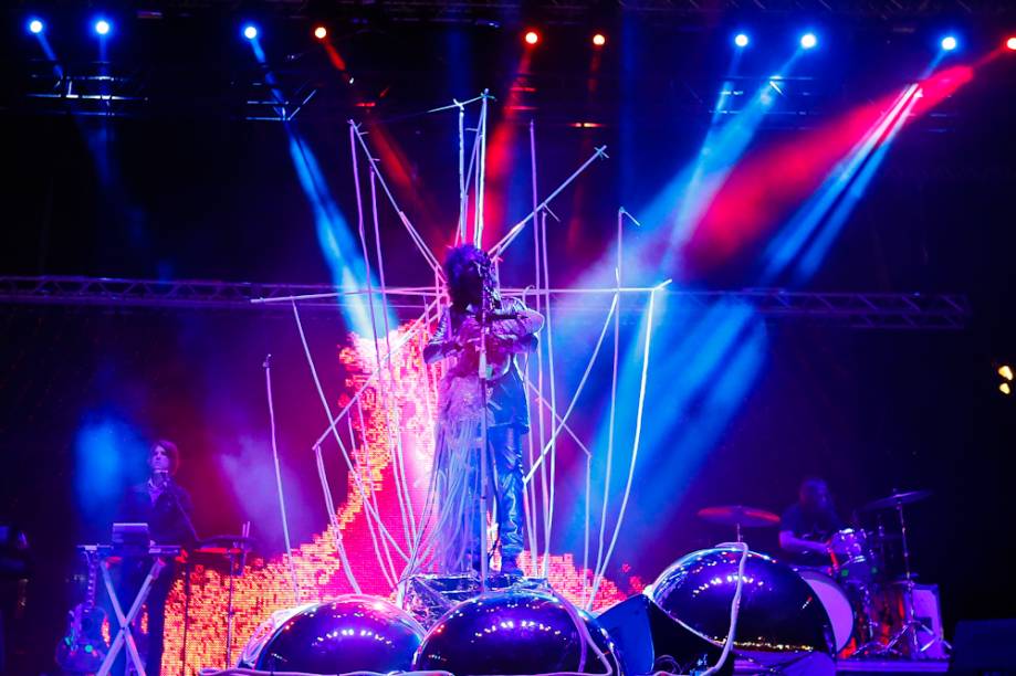 Flaming Lips: apresentação corajosa e esquisita no primeiro dia do festival