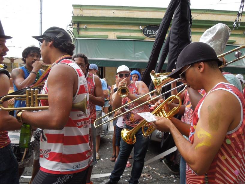 M&uacute;sica: marchinhas como "Mam&atilde;e eu quero" e "Me d&aacute; dinheiro" fazem parte do repert&oacute;rio