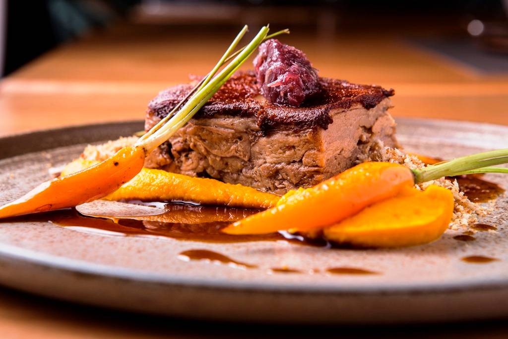 Festival dá desconto em pratos com carne de porco