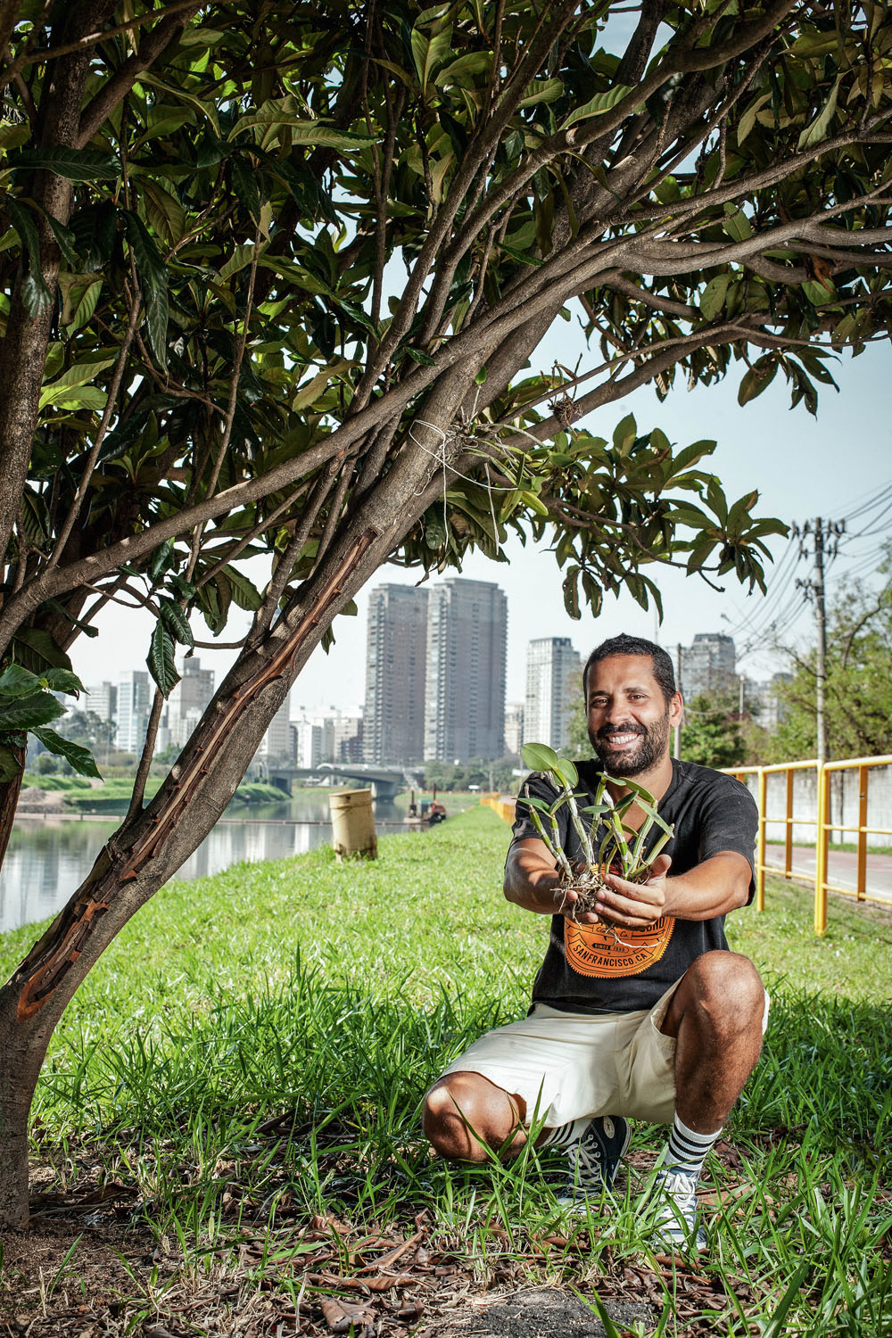 Conheça o casal que quer florir as Marginais Pinheiros e Tietê