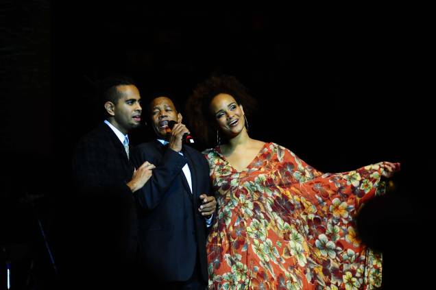 Jairzinho, Jair e Luciana na 9ª edição do Troféu Raça Negra na Sala São Paulo em 2011 Jairzinho, Jair e Luciana na 9ª edição do Troféu Raça Negra na Sala São Paulo em 2011