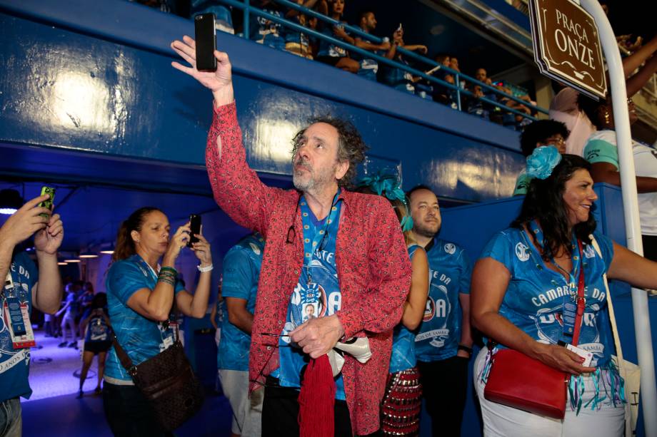 Burton registra cada momento com seu celular Burton registra cada momento com seu celular