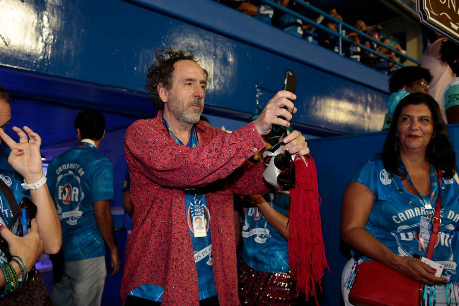 Olhos atentos e muitos registros da escola de samba Salgueiro, que desfilou na noite de segunda (8), no Rio de Janeiro Olhos atentos e muitos registros da escola de samba Salgueiro, que desfilou na noite de segunda (8), no Rio de Janeiro