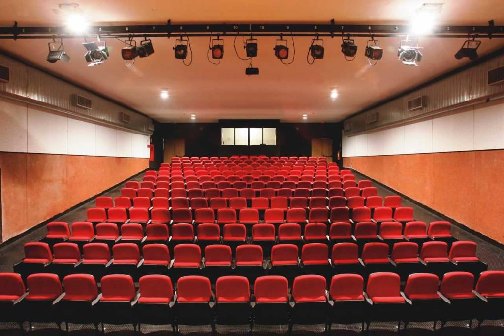 Cinco teatros municipais estão fechados para reforma