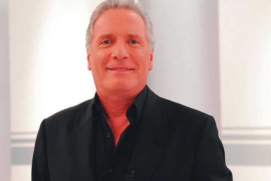 Com Luciana Gimenez, Marcelo de Carvalho estreia como apresentador