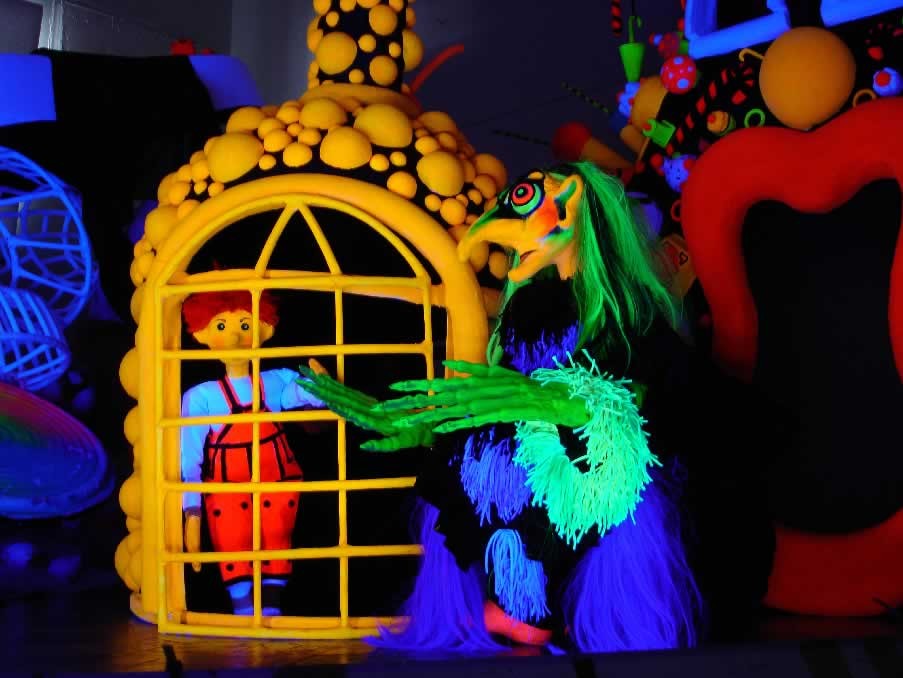 Coloridas peças ‘João e Maria’ e ‘Pedro e o Lobo’ voltam ao cartaz