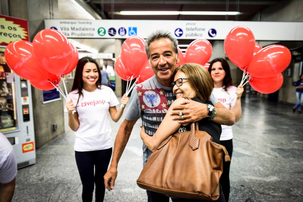 O roqueiro Nasi cantou para os paulistanos na esta&ccedil;&atilde;o Ana Rosa