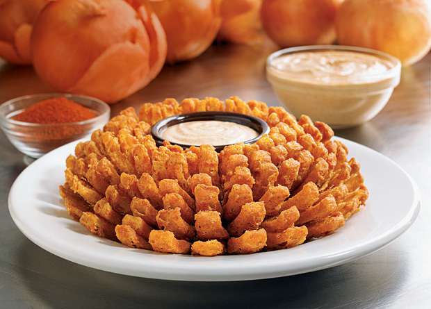 Cebola acaba e Outback deixa de servir sua afamada bloomin’ onion