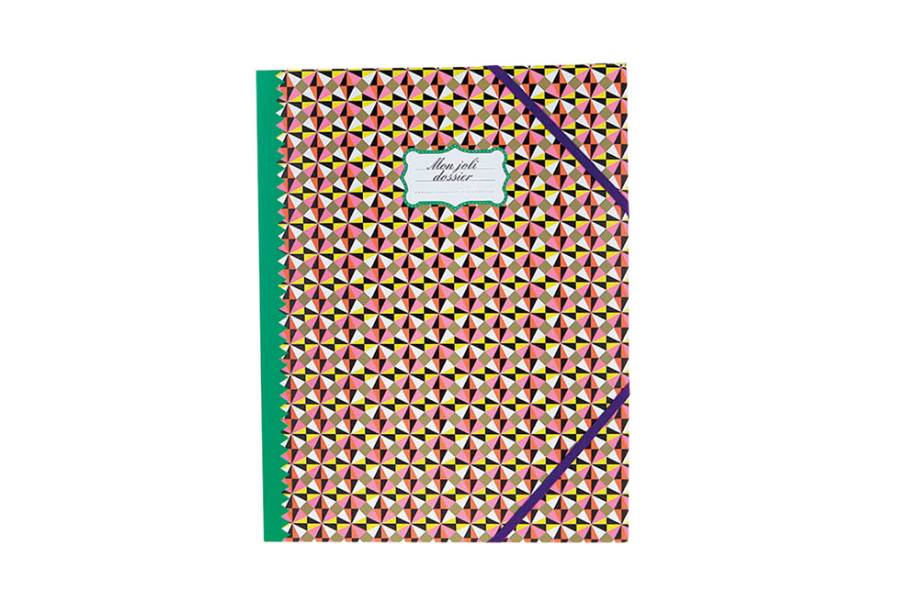 Pasta em tamanho A4: R$ 34,90 Pasta em tamanho A4: R$ 34,90