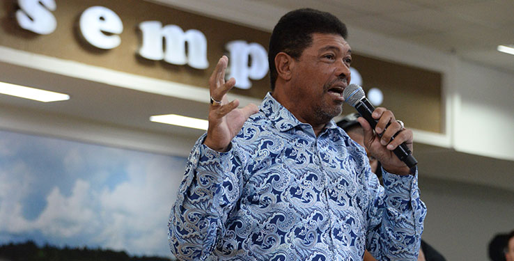 Justiça quebra sigilo bancário de apóstolo Valdemiro Santiago