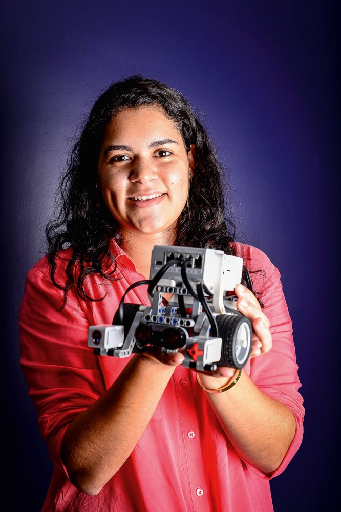 Empresa insere autistas com habilidades fora do comum no mercado