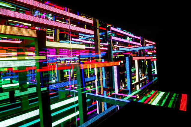 Exposição "Cazuza, mostra sua cara": simulação dos pensamentos do músico por meio de luzes e sons Exposição "Cazuza, mostra sua cara": simulação dos pensamentos do músico por meio de luzes e sons