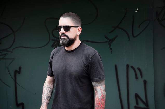 O músico Adriano Cintra: divulgação de Animal (2014), o primeiro solo O músico Adriano Cintra: divulgação de Animal (2014), o primeiro solo