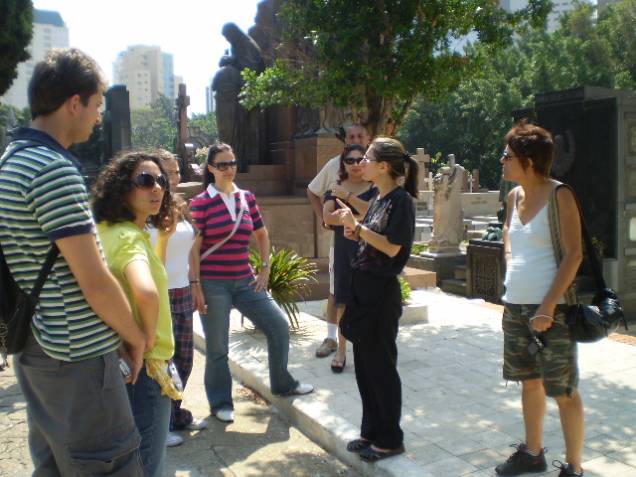 Cemitérios e endereços mal-assombrados: os visitantes conhecem a história de vários pontos da cidade Cemitérios e endereços mal-assombrados: os visitantes conhecem a história de vários pontos da cidade