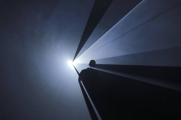Você e Eu – Horizontal II: instalação do inglês Anthony McCall Você e Eu – Horizontal II: instalação do inglês Anthony McCall