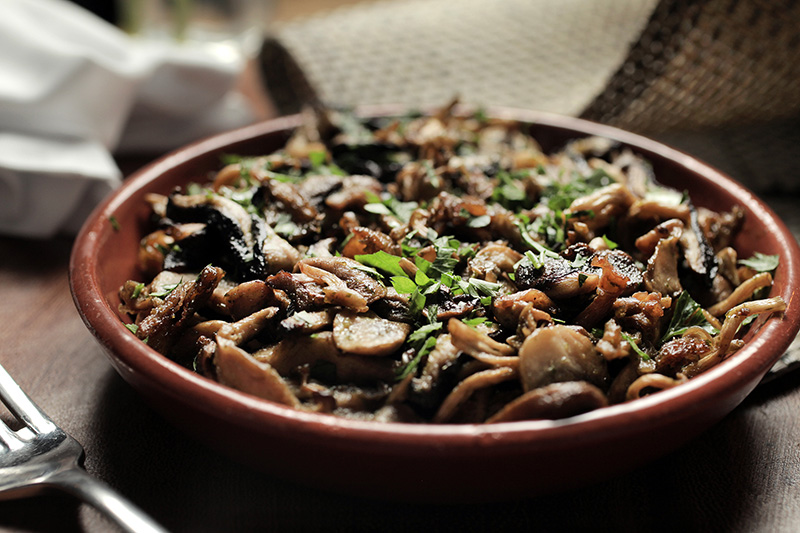 Porção de cogumelos à provençal Porção de cogumelos à provençal