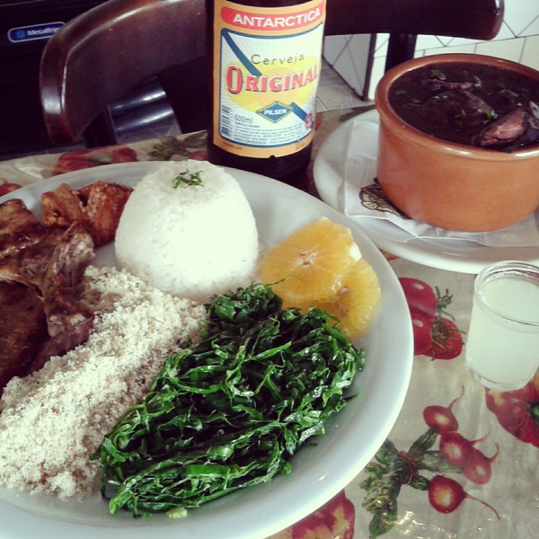 Bar do Celso: às quartas e aos sábados serve feijoada na cumbuca Bar do Celso: às quartas e aos sábados serve feijoada na cumbuca