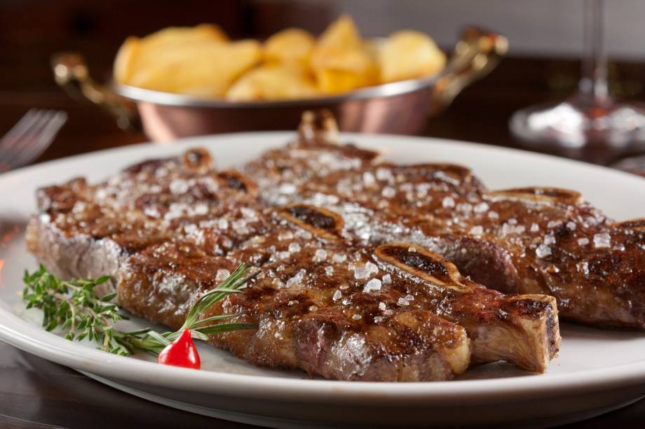 Churrasco ao estilo argentino: asado de tira Churrasco ao estilo argentino: asado de tira