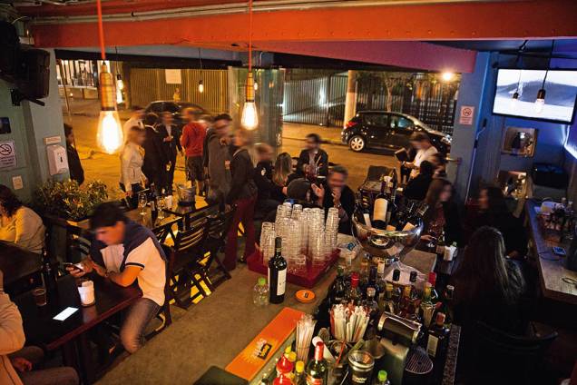 O térreo envidraçado: batidas eletrônicas O térreo envidraçado: batidas eletrônicas