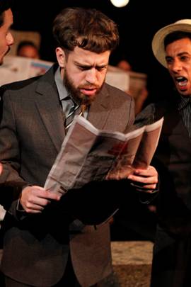 O enredo discute assuntos como homossexualidade, incesto e violência policial O enredo discute assuntos como homossexualidade, incesto e violência policial