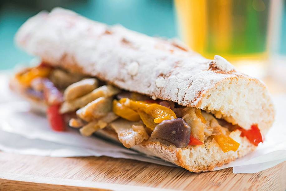 Sanduba vegetariano: fornadas às quintas e sextas Sanduba vegetariano: fornadas às quintas e sextas