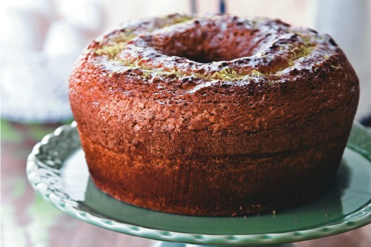 Versão de limão da Bolo à Toa, em Pinheiros: o bolo é servido inteiro Versão de limão da Bolo à Toa, em Pinheiros: o bolo é servido inteiro