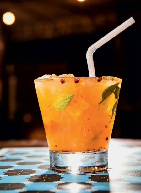 Botegga di Paradisi: batida de tangerina, manjericão e pimenta-rosa Botegga di Paradisi: batida de tangerina, manjericão e pimenta-rosa